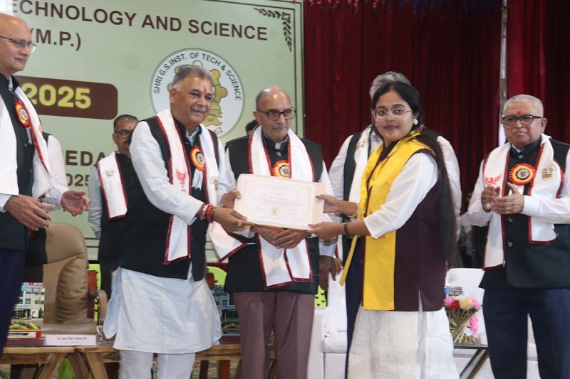 उच्च शिक्षा मंत्री ने इंदौर के एसजीएसआईटीएस में उत्कृष्ट विद्यार्थियों को स्वर्ण पदक, सम्मान पत्र एवं विशेष पुरस्कार प्रदान किए