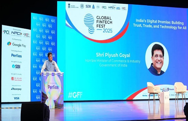 ग्लोबल फिनटेक फेस्ट 2025 को संबोधित करते पीयूष गोयल