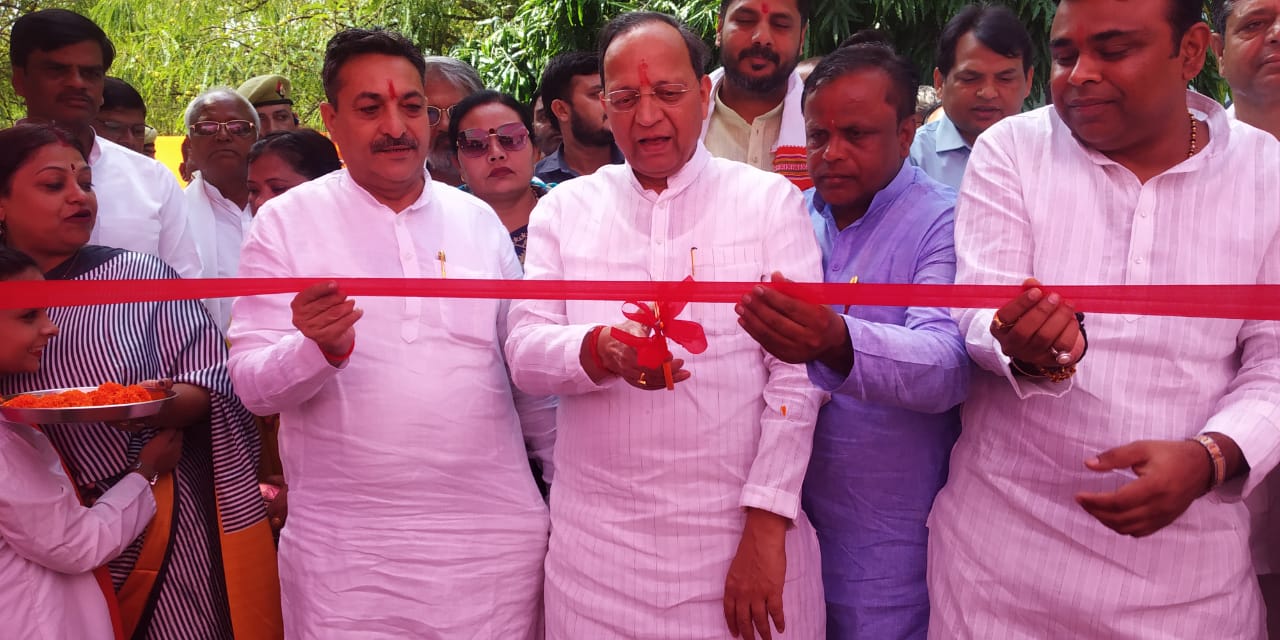 मेले का शुभारंभ करते राज्यसभा सांसद अरुण सिंह मेले का शुभारंभ करते राज्यसभा सांसद अरुण सिंह