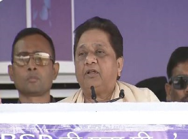 सम्बोधित करती बसपा प्रमुख मायावती सम्बोधित करती बसपा प्रमुख मायावती