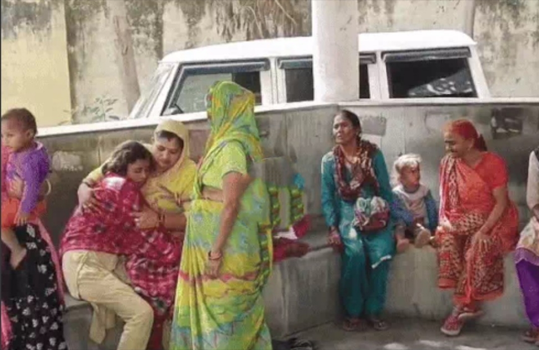 सिविल अस्पताल में विलाप करते मृतक की पत्नी सिविल अस्पताल में विलाप करते मृतक की पत्नी