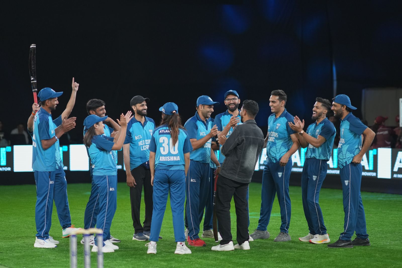 खेलो क्रिएटर्स लीग की धमाकेदार शुरुआत: सितारों, संगीत और खेल के रंग में रंगा जयपुर खेलो क्रिएटर्स लीग की धमाकेदार शुरुआत: सितारों, संगीत और खेल के रंग में रंगा जयपुर