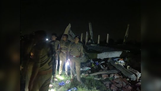 पूराकलंदर थाने के कुछ ही दूरी पर धमाके के साथ मकान गिरा,