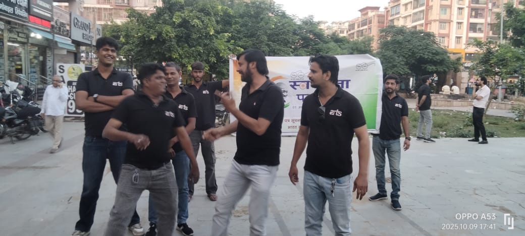 नुक्कड़ नाटक के माध्यम से जन-जन तक पहुँचाया स्वच्छता का संदेश नुक्कड़ नाटक के माध्यम से जन-जन तक पहुँचाया स्वच्छता का संदेश