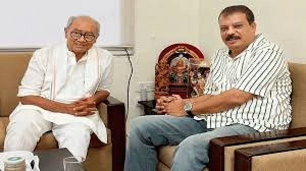 दिग्विजय सिंह ने नेता प्रतिपक्ष उमंग सिंगार से की मुलाकात दिग्विजय सिंह ने नेता प्रतिपक्ष उमंग सिंगार से की मुलाकात