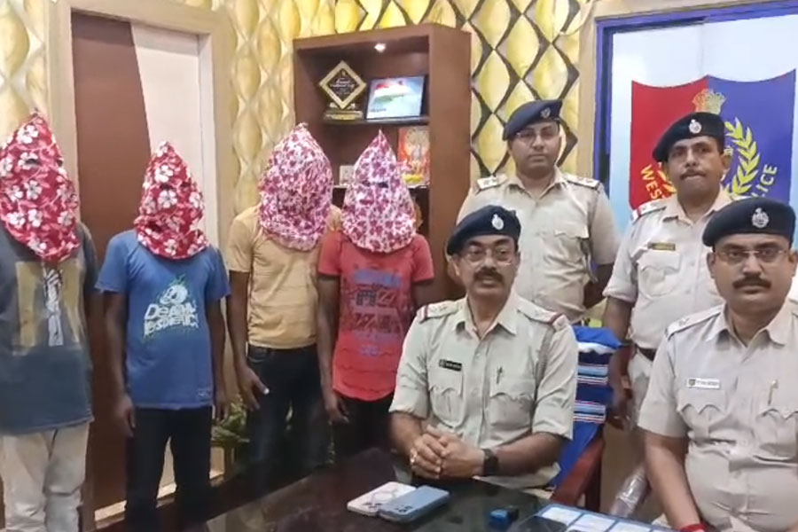 थाने में आरोपित