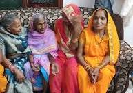महिला और बुर्जूगों की फाइल फोटो