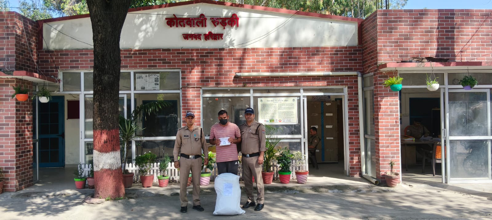 गिरफ्तार फर्जी सैनिक