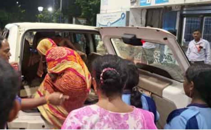 शिशु चुराने की कोशिश कर रही दो महिला रंगे हाथ धराई