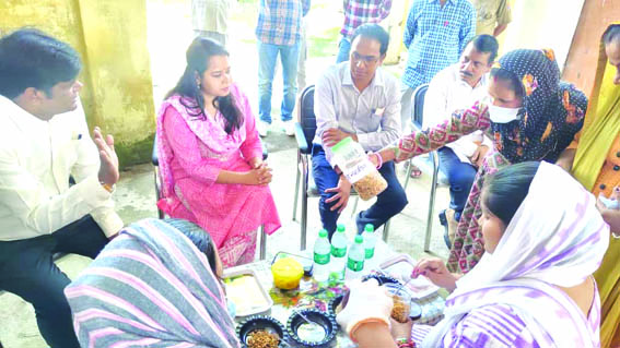 निरीक्षण करती सीडीओ निरीक्षण करती सीडीओ