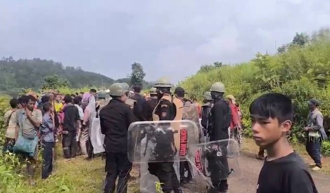 असम-मेघालय सीमा पर धान कटाई को लेकर हुए झड़प का दृश्य असम-मेघालय सीमा पर धान कटाई को लेकर हुए झड़प का दृश्य