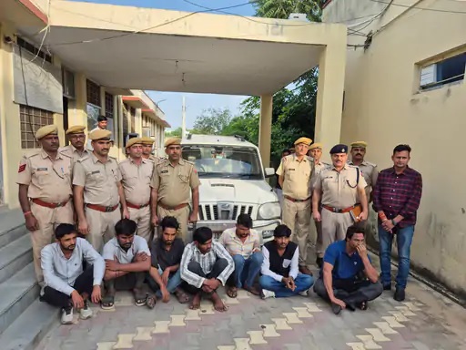 व्यापारी रमेश रुलानिया की हत्या के मामले में गिरफ्तार आरोपी।