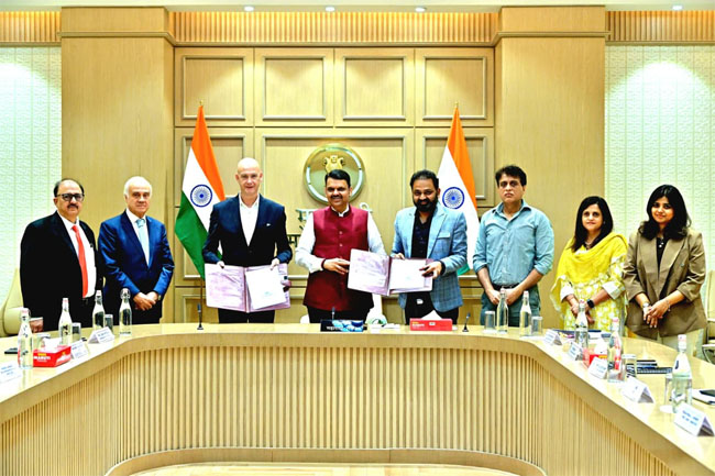 फोटो: मुंबई में स्पेन की फिरा बार्सिलोना इंटरनेशनल कंपनी के प्रतिनिधिमंडल के साथ चर्चा करते हुए मुख्यमंत्री देवेंद्र फडणवीस फोटो: मुंबई में स्पेन की फिरा बार्सिलोना इंटरनेशनल कंपनी के प्रतिनिधिमंडल के साथ चर्चा करते हुए मुख्यमंत्री देवेंद्र फडणवीस