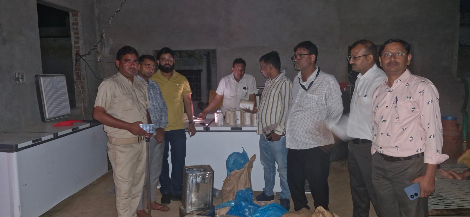 खाद्य सुरक्षा टीम ने की मिलावटी दूध पर कार्रवाई:   1150 लीटर दूध और 100 किलो मिलावट सामग्री नष्ट