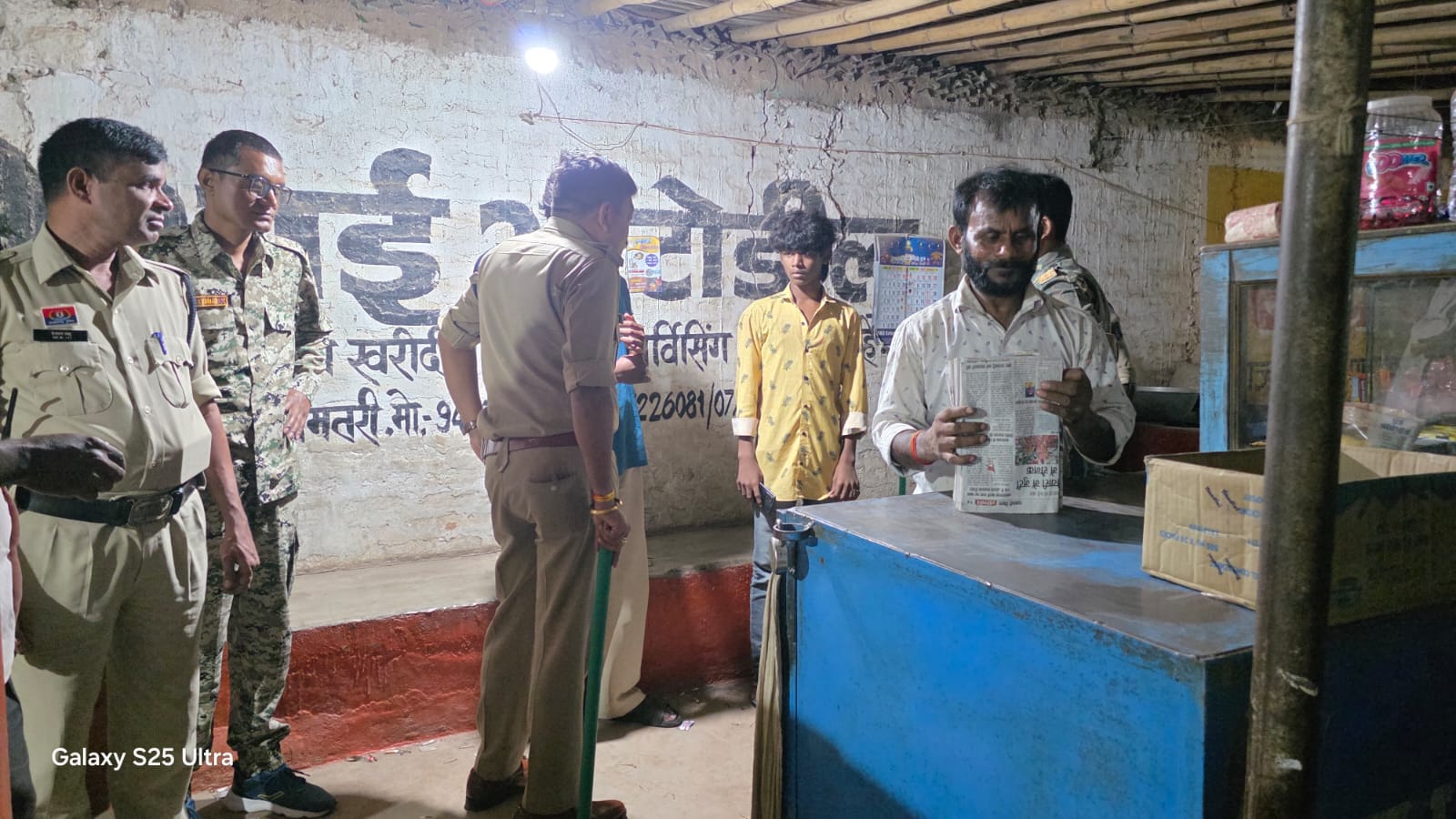 कार्रवाई करती धमतरी पुलिस। कार्रवाई करती धमतरी पुलिस।