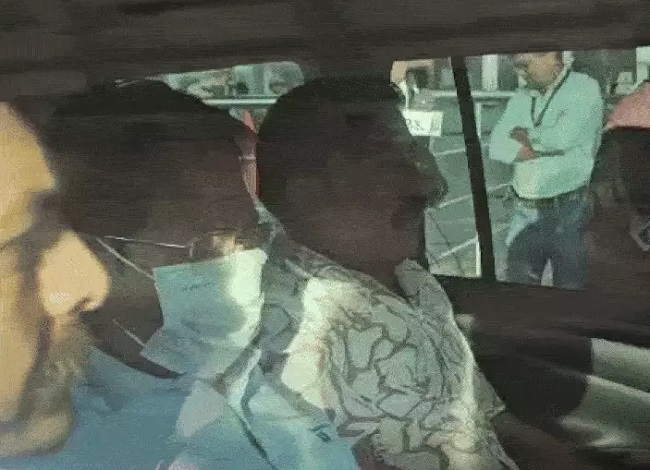 रंगनाथन को एसआईटी चेन्नई से ट्रांजिट रिमांड पर छिंदवाड़ा लेकर आई रंगनाथन को एसआईटी चेन्नई से ट्रांजिट रिमांड पर छिंदवाड़ा लेकर आई