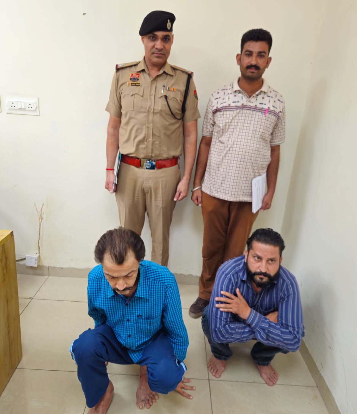 ऑनलाइन ठगी के आरोपी पुलिस गिरफ्त में। ऑनलाइन ठगी के आरोपी पुलिस गिरफ्त में।