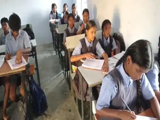 अंडीकछार शाला में अंग्रेजी व संस्कृत शिक्षक नहीं, 59 छात्र शिक्षा से वंचित अंडीकछार शाला में अंग्रेजी व संस्कृत शिक्षक नहीं, 59 छात्र शिक्षा से वंचित