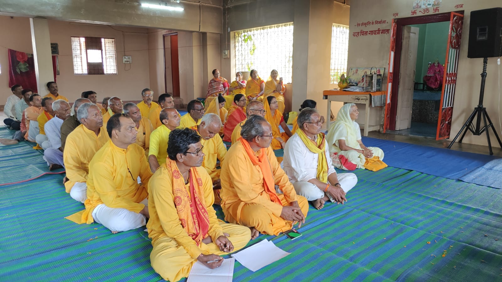 कार्यशाला में उपस्थित गायत्री परिवार के सदस्य। कार्यशाला में उपस्थित गायत्री परिवार के सदस्य।