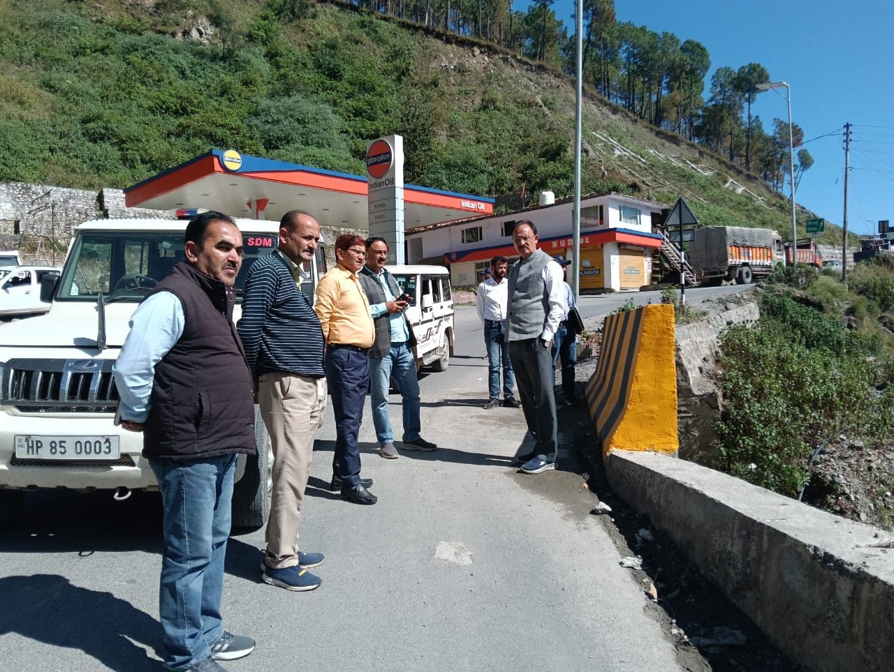 उद्योग मंत्री ने एनएच 707 तथा चिलोन-चोकी मृगवाल सड़क किया निरीक्षण उद्योग मंत्री ने एनएच 707 तथा चिलोन-चोकी मृगवाल सड़क किया निरीक्षण