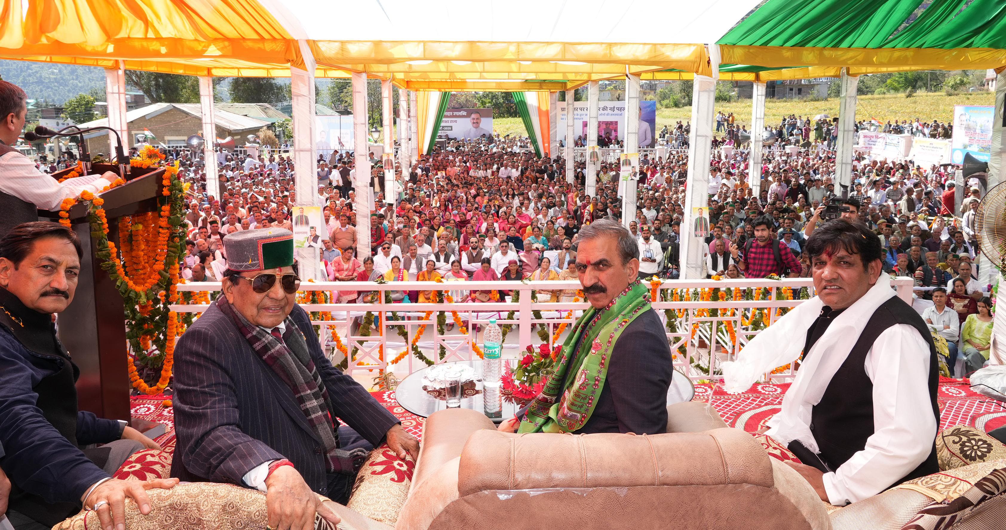 करसोग में आयोजित जनसभा में मुख्यमंत्री। करसोग में आयोजित जनसभा में मुख्यमंत्री।