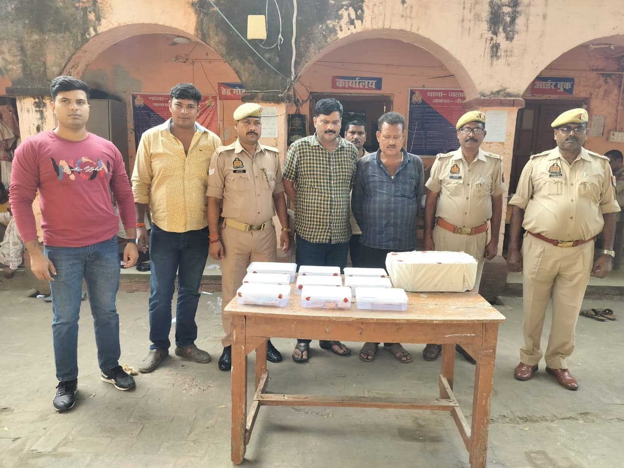 जाली नोटों के साथ पुलिस ने दो अभियुक्तों को किया गिरफ्तार