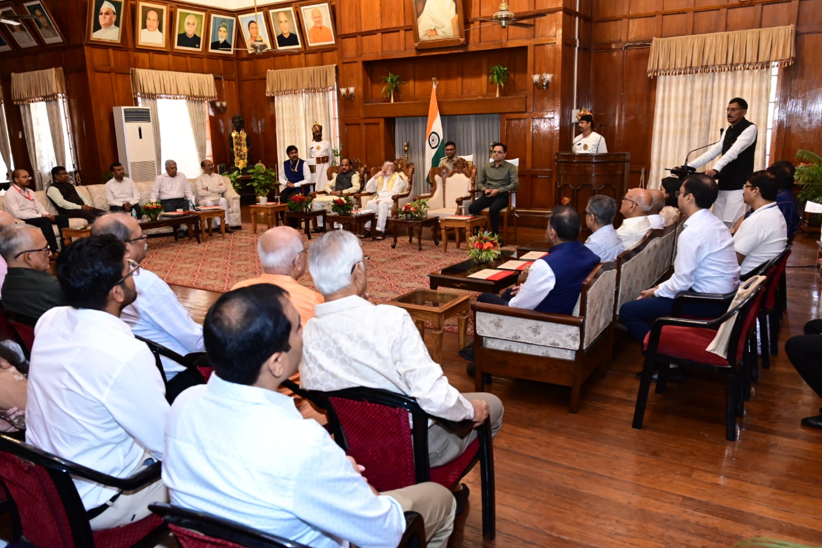 राज्यपाल सहित अन्य राज्यपाल सहित अन्य