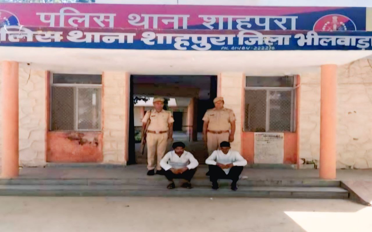 78 लाख रुपये के गबन के आरोपी पूर्व सरपंच व पूर्व सचिव गिरफ्तार 78 लाख रुपये के गबन के आरोपी पूर्व सरपंच व पूर्व सचिव गिरफ्तार