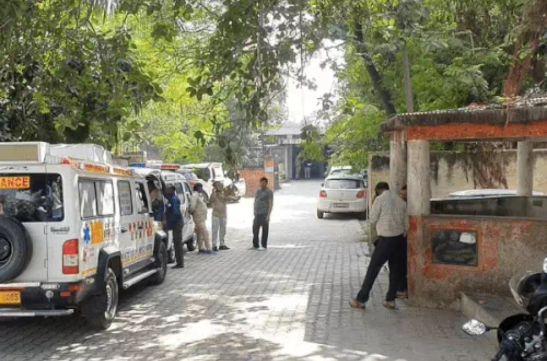 पानीपत सिविल अस्पताल में पोस्टमार्टम कराने के लिए पहुंची पुलिस।
