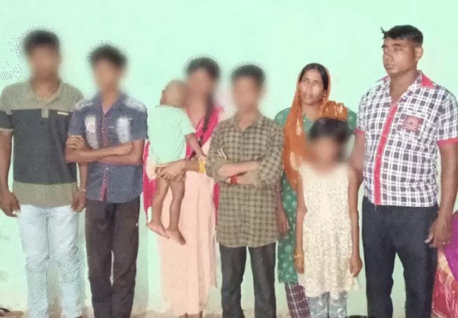 ग्वालियर में पकड़ाए आठ बांग्लादेशी ग्वालियर में पकड़ाए आठ बांग्लादेशी