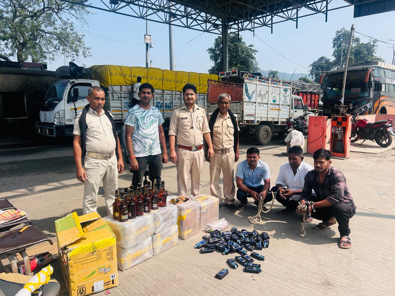 गिरफ्तार तस्कर गिरफ्तार तस्कर