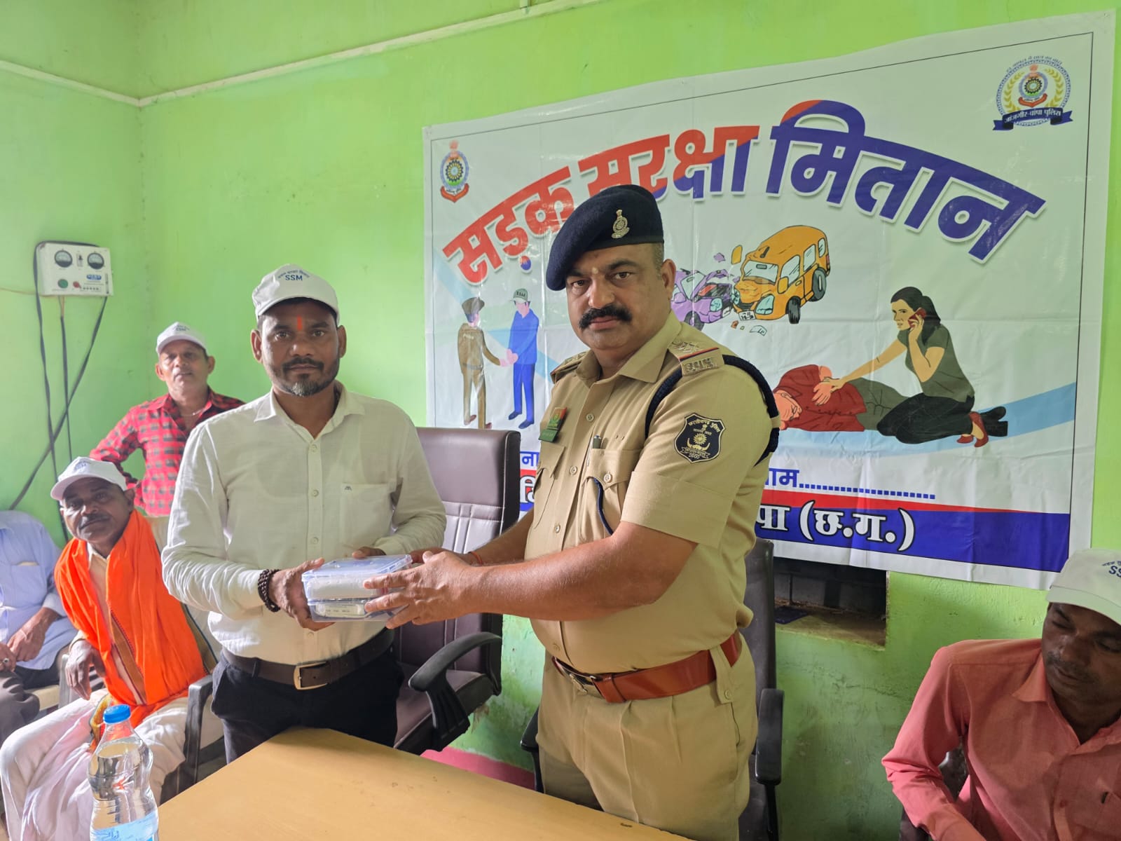 जांजगीर-चांपा पुलिस ने चलाया राहवीर योजना के तहत जनजागरूकता अभियान, बनाए गए सैकड़ों सड़क सुरक्षा मितान