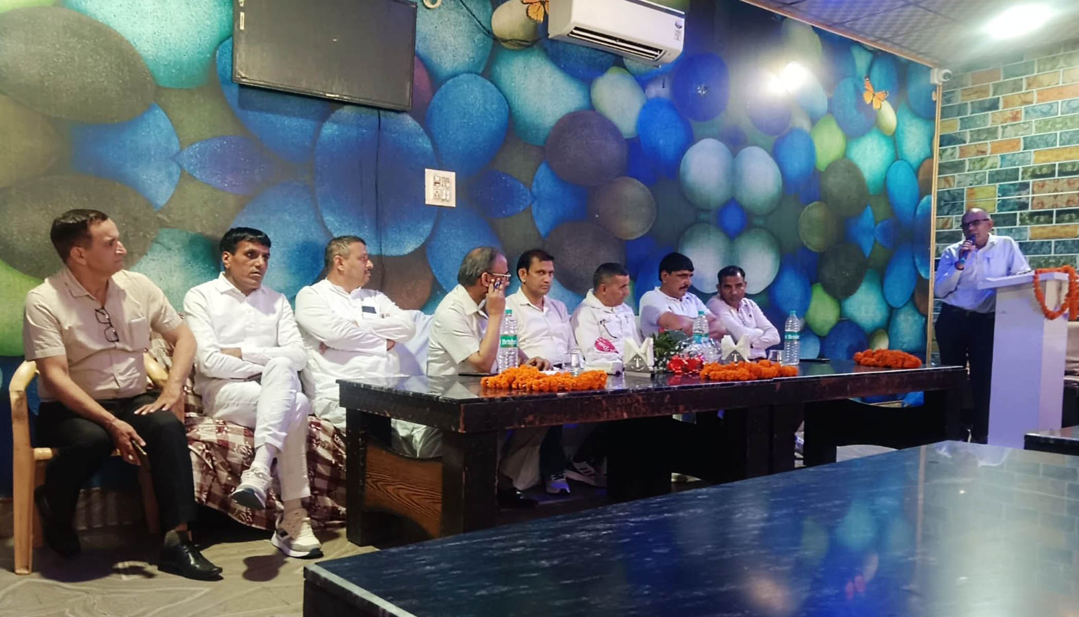 नगूरां में उपस्थित निजी स्कूल एसोसिएशन के पदाधिकारी। नगूरां में उपस्थित निजी स्कूल एसोसिएशन के पदाधिकारी।