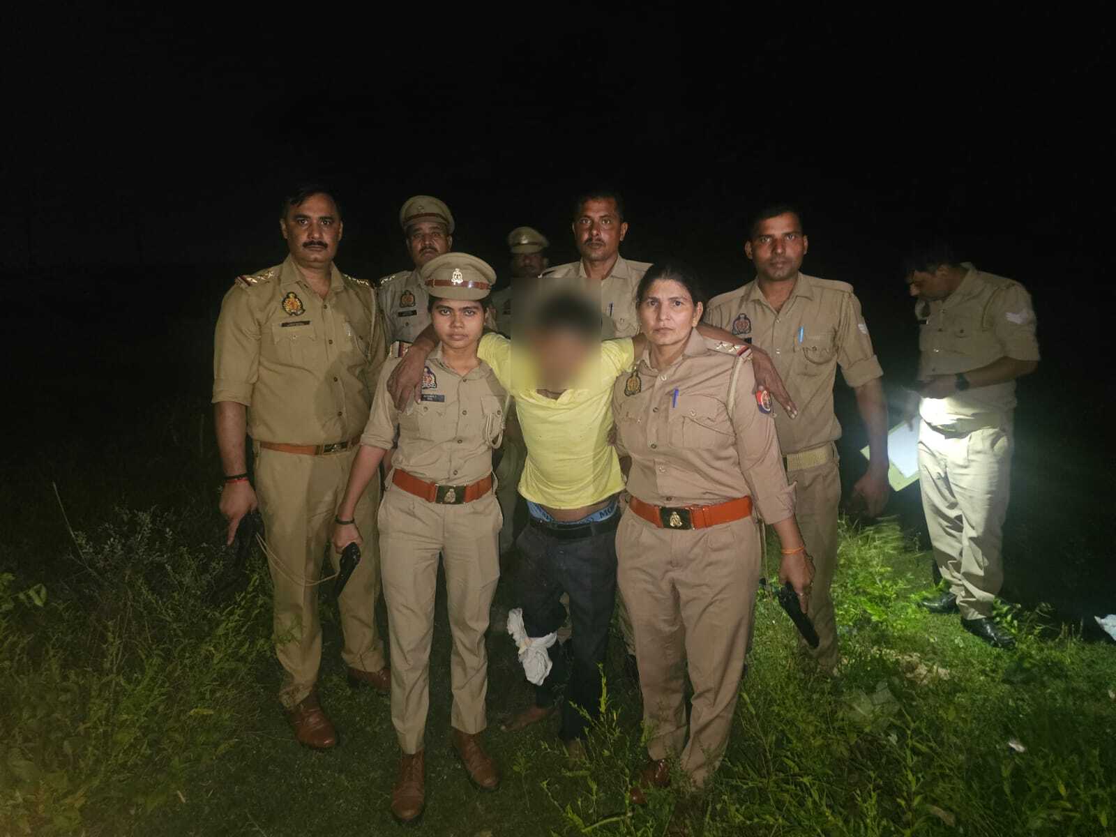 गिरफ्तार अभियुक्त गिरफ्तार अभियुक्त