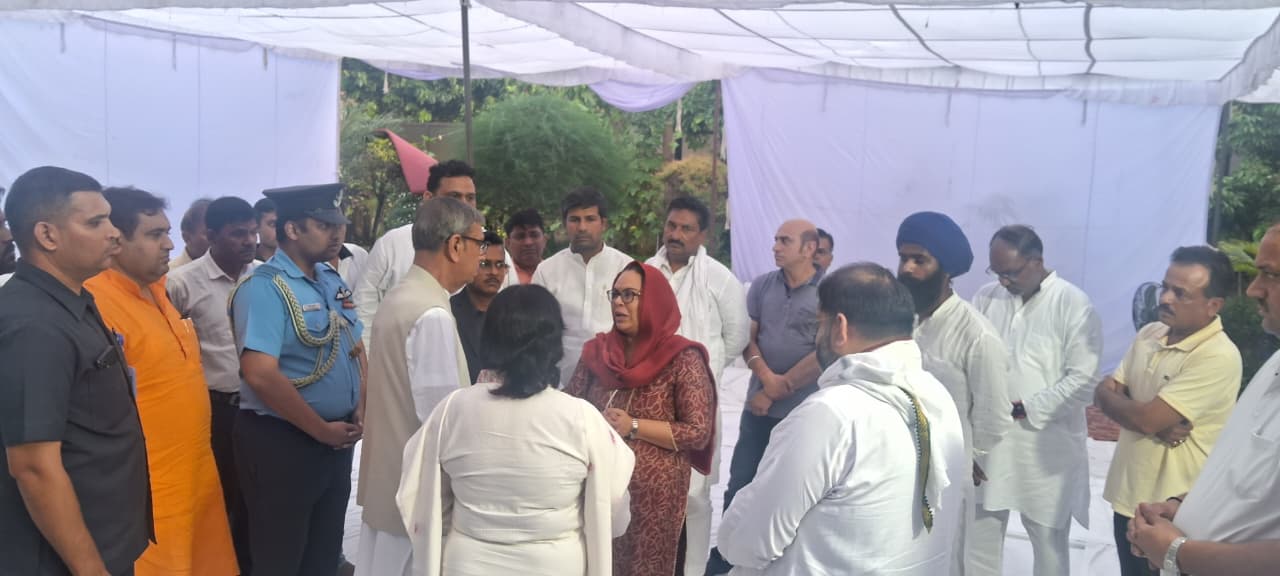 हरियाणा के राज्यपाल अशीम कुमार घोष अमनीत कौर से मुलाकात करते हुए हरियाणा के राज्यपाल अशीम कुमार घोष अमनीत कौर से मुलाकात करते हुए