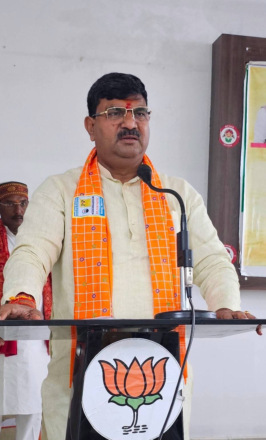 बैठक को सम्बोधित करते प्रदेश महामंत्री (संगठन) धर्मपाल सिंह