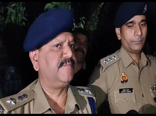 घटना के संबंध में जानकारी डीसीपी वेस्ट विश्वजीत श्रीवास्ताव घटना के संबंध में जानकारी डीसीपी वेस्ट विश्वजीत श्रीवास्ताव
