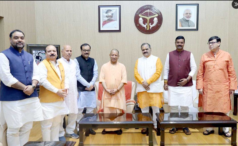 मुख्यमंत्री के साथ भाजपा के प्रदेश प्रवक्ता