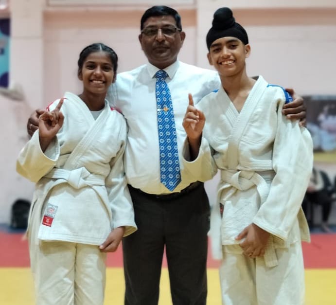 सब जूनियर की राष्ट्रीय जूडो चैंपियनशिप्स-2025 की टीम में चयनित मुरादाबाद के मनमीत सिंह व सुहानी राय। सब जूनियर की राष्ट्रीय जूडो चैंपियनशिप्स-2025 की टीम में चयनित मुरादाबाद के मनमीत सिंह व सुहानी राय।