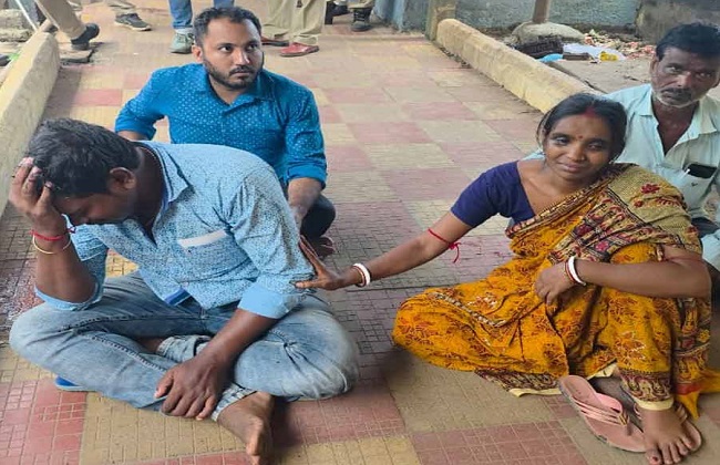 मृत महिला के परिजन मृत महिला के परिजन