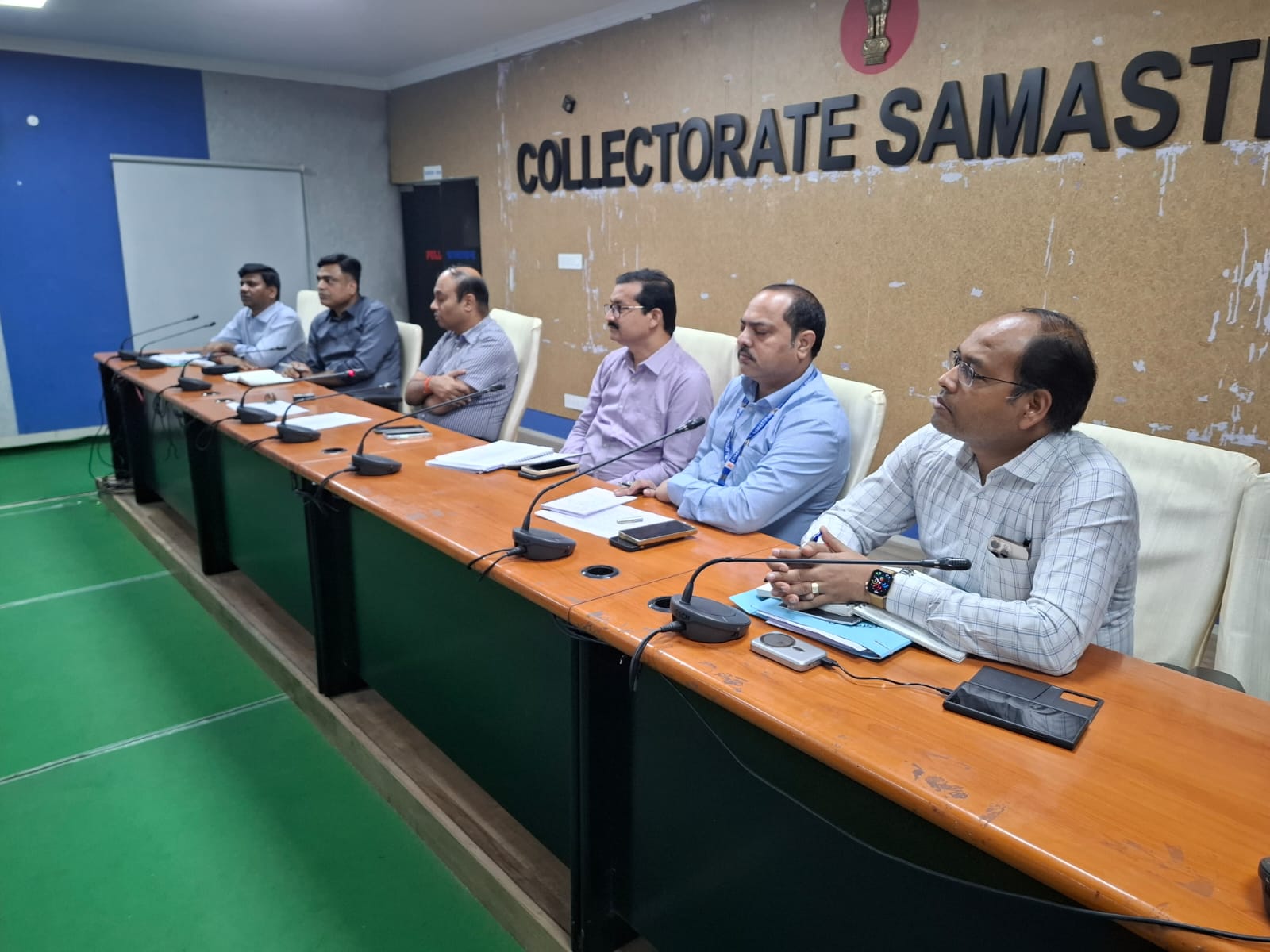 इवीएम सुरक्षा पुख्ता, जिला निर्वाचन पदाधिकारी ने खुद लिया जायजा इवीएम सुरक्षा पुख्ता, जिला निर्वाचन पदाधिकारी ने खुद लिया जायजा