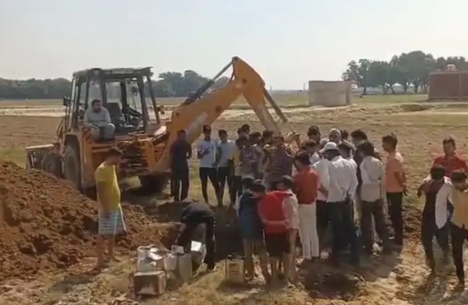 कन्नौज: एसडीएम ने नष्ट कराया भारी मात्रा में सिंथेटिक छेना कन्नौज: एसडीएम ने नष्ट कराया भारी मात्रा में सिंथेटिक छेना