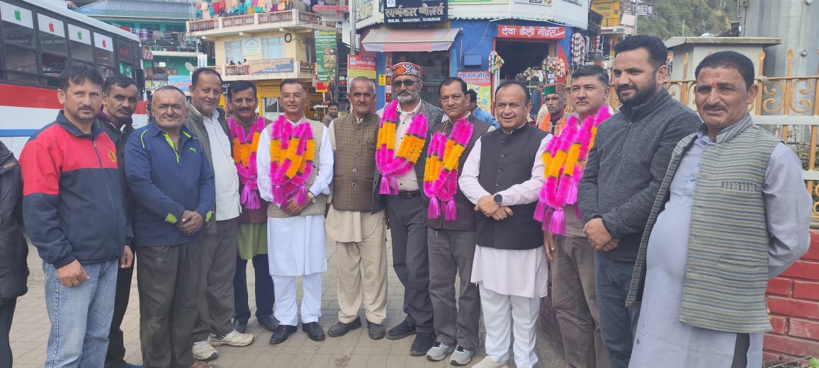 हरिपुरधार पहुंचे भाजपा के नव निर्वाचित मोर्चा अध्यक्ष ,हुआ भव्य स्वागत हरिपुरधार पहुंचे भाजपा के नव निर्वाचित मोर्चा अध्यक्ष ,हुआ भव्य स्वागत