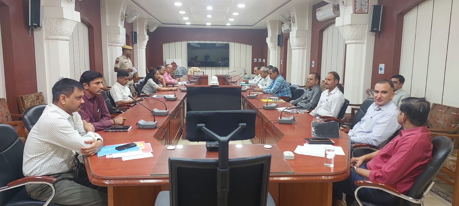 पुलिस अधिकारी स्कूल और कॉलेज में देंगे पुलिस कार्यप्रणाली की जानकारी, कैसे लें पुलिस की सहायता? पुलिस अधिकारी स्कूल और कॉलेज में देंगे पुलिस कार्यप्रणाली की जानकारी, कैसे लें पुलिस की सहायता?