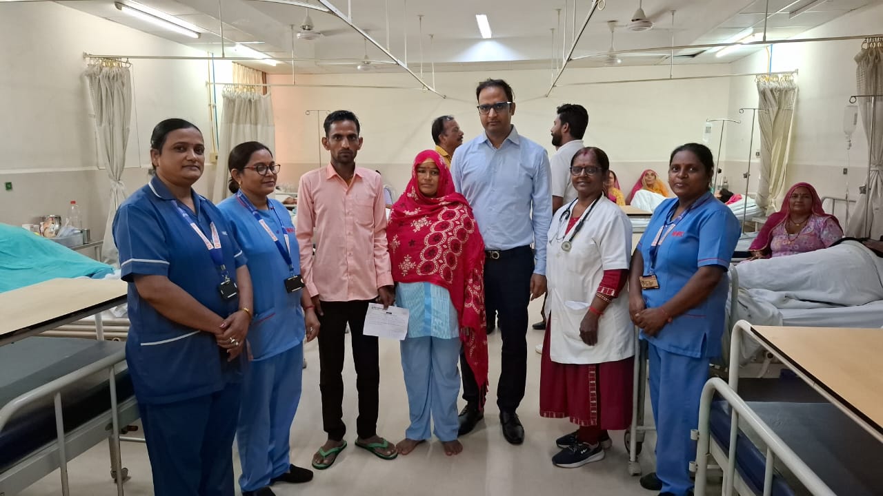 महिला रोगी के मस्तिष्क से निकाला गया 9 सेंटीमीटर बड़ा ट्यूमर महिला रोगी के मस्तिष्क से निकाला गया 9 सेंटीमीटर बड़ा ट्यूमर
