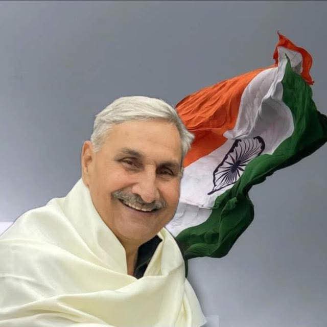 राष्ट्रपति शिक्षक पुरस्कार से सम्मानित पूर्व प्रधानाचार्य मेजर डॉ. देवेंद्र सिंह । राष्ट्रपति शिक्षक पुरस्कार से सम्मानित पूर्व प्रधानाचार्य मेजर डॉ. देवेंद्र सिंह ।