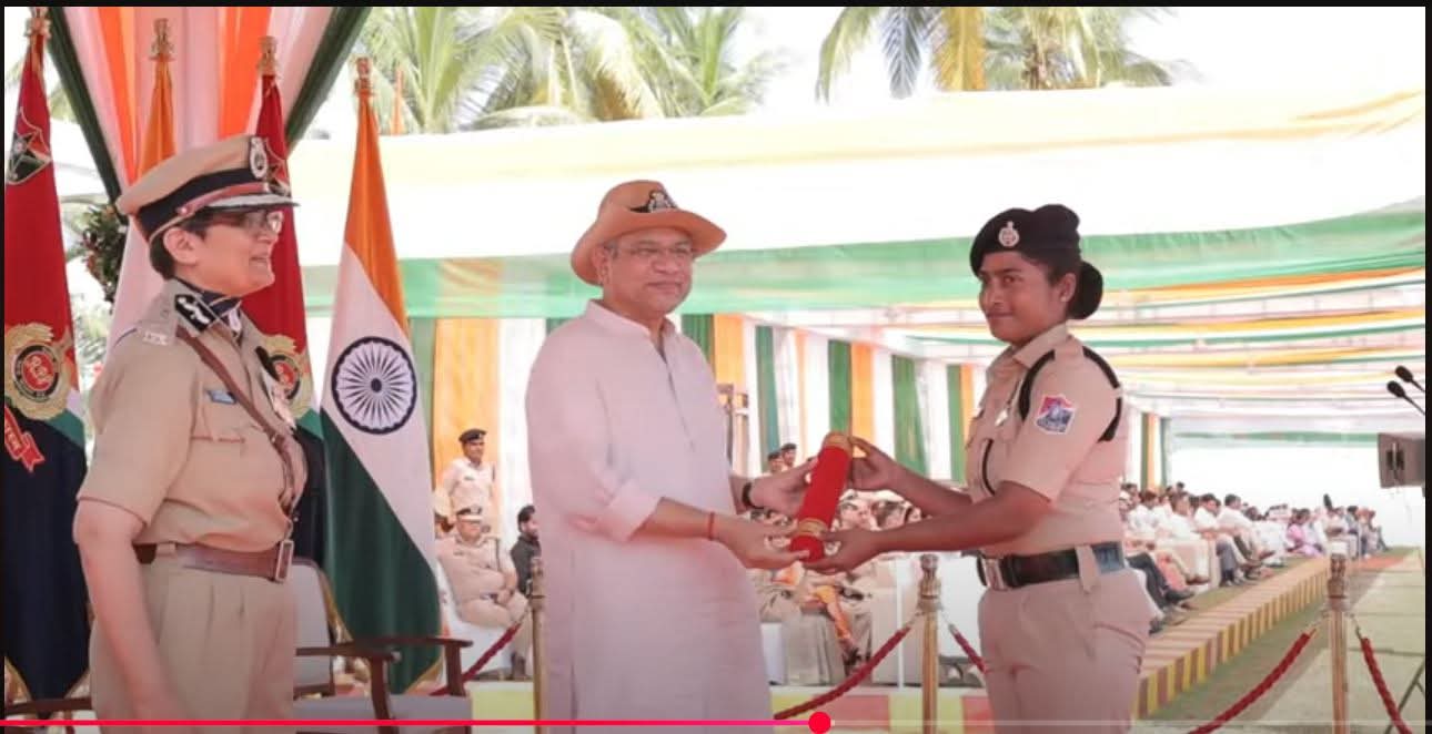 खड़गपुर डिवीजन में बहादुरी का सम्मान खड़गपुर डिवीजन में बहादुरी का सम्मान