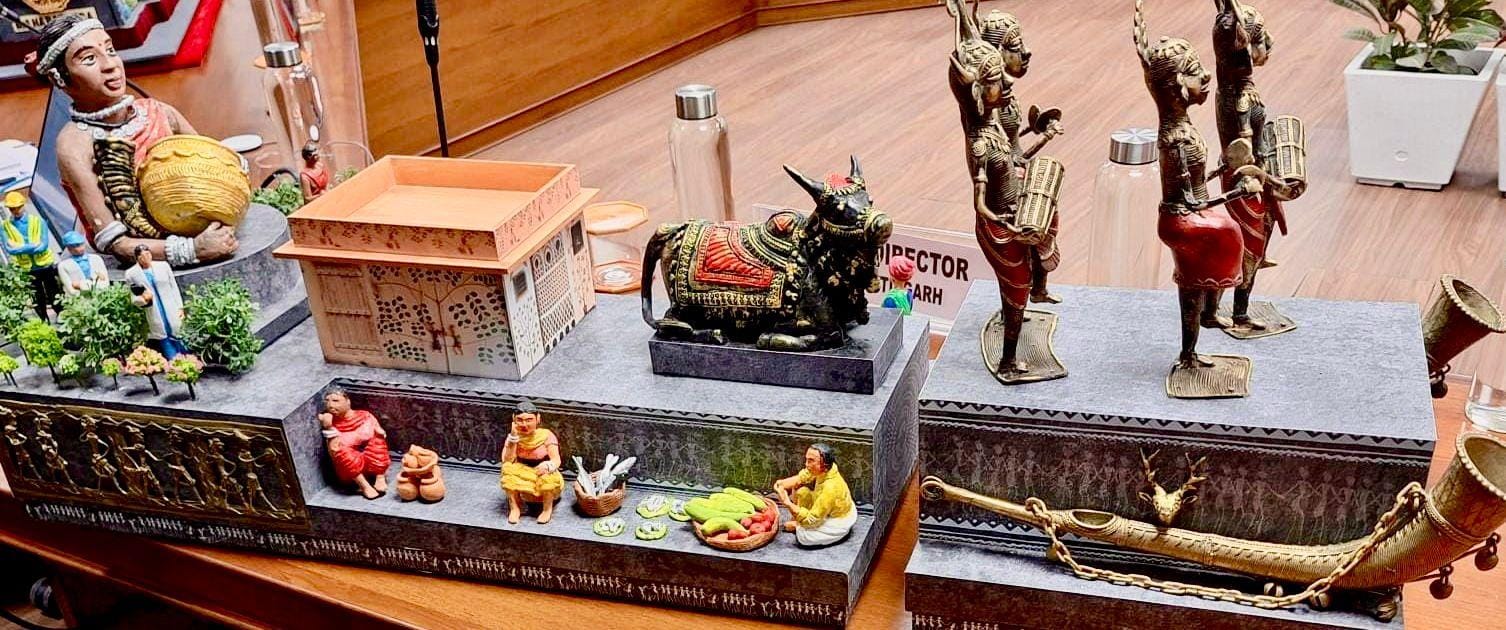 एकता परेड-2025 छत्तीसगढ़ की झांकी एकता परेड-2025 छत्तीसगढ़ की झांकी