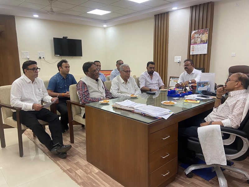 इंडियन ड्रग मैन्युफैक्चरर्स एसोसिएशन, एम.पी.एस.डी.एम.ए. एसोसिएशन एवं एफ.एम.पी.सी.सी.आई. एसोसिएशन के प्रतिनिधियों के साथ बैठक इंडियन ड्रग मैन्युफैक्चरर्स एसोसिएशन, एम.पी.एस.डी.एम.ए. एसोसिएशन एवं एफ.एम.पी.सी.सी.आई. एसोसिएशन के प्रतिनिधियों के साथ बैठक