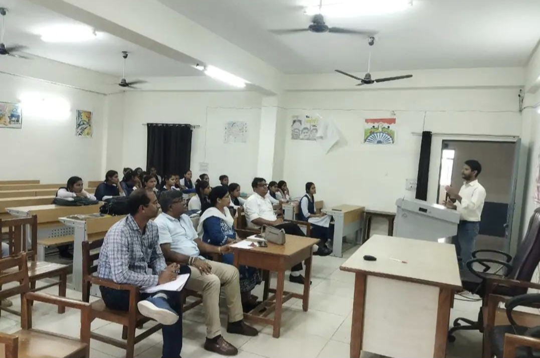 साइबर अपराध जागरुकता, महिला सुरक्षा पर जोर साइबर अपराध जागरुकता, महिला सुरक्षा पर जोर